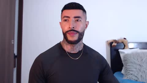 Independent Model online show from February 13, 5:05 am