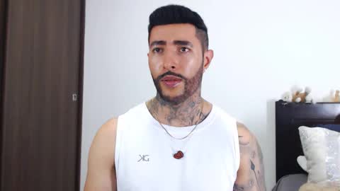 Independent Model online show from December 10, 4:13 am