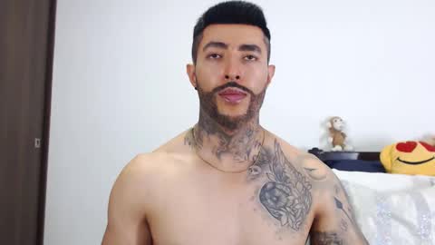 Independent Model online show from December 4, 2:53 am