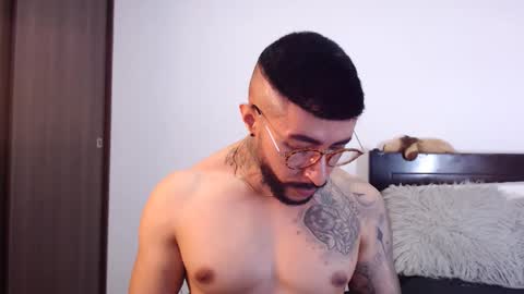 Independent Model online show from February 21, 3:01 am