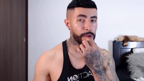 Independent Model online show from February 19, 2:44 am