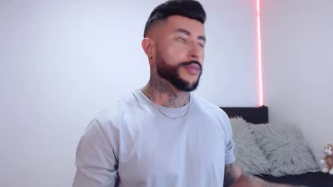 Independent Model online show from September 11, 4:11 am