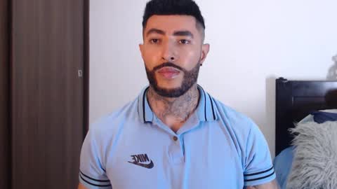 Independent Model online show from December 25, 5:58 am