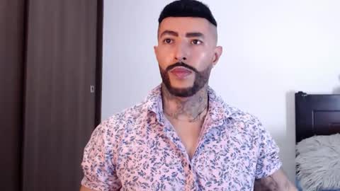 Independent Model online show from January 31, 4:03 am