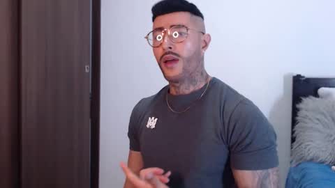 Independent Model online show from January 17, 5:00 am