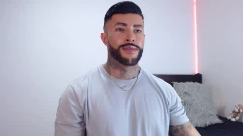 Independent Model online show from October 4, 5:12 am