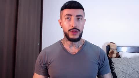 Independent Model online show from March 3, 2:33 am