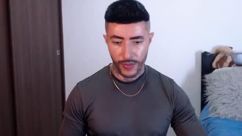 Independent Model online show from January 16, 2:19 am