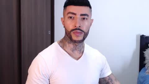 Independent Model online show from January 26, 2:03 am