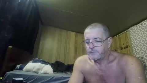 Max online show from February 5, 7:53 pm