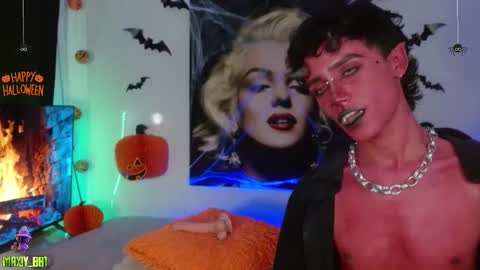 Snapshot of maxiy_001 chatting on October 25, 4:36 am Max online show from October 25, 4:36 am