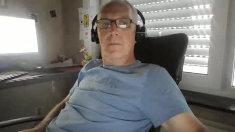 maxou569 online show from June 29, 9:37 am