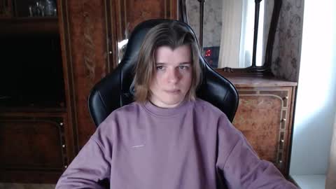 Max online show from November 17, 9:56 am