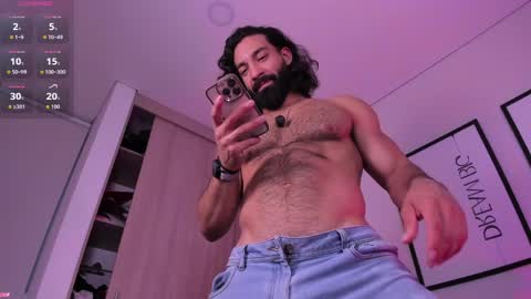 Max online show from April 8, 11:13 pm