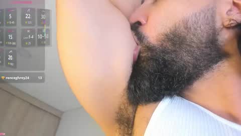 Max online show from November 19, 6:08 pm