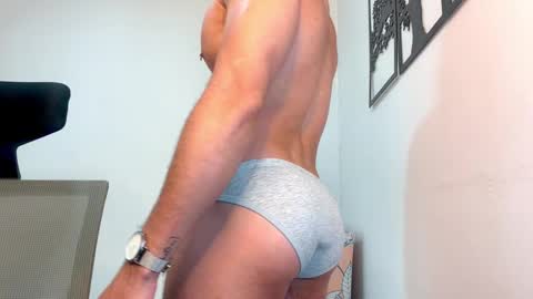 Snapshot of maxtowers chatting on March 9, 12:42 am Maxi online show from March 9, 12:42 am