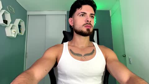 Snapshot of maxtowers chatting on October 15, 9:55 pm Maxi online show from October 15, 9:55 pm