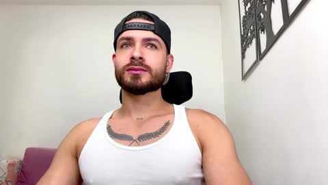 Snapshot of maxtowers chatting on February 5, 10:12 pm Maxi online show from February 5, 10:12 pm