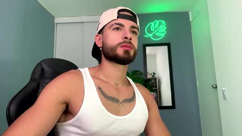 Snapshot of maxtowers chatting on October 8, 6:01 pm Maxi online show from October 8, 6:01 pm