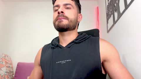 Snapshot of maxtowers chatting on January 23, 1:41 am Maxi online show from January 23, 1:41 am