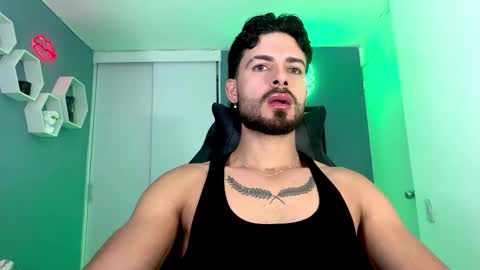 Snapshot of maxtowers chatting on October 23, 1:31 am Maxi online show from October 23, 1:31 am