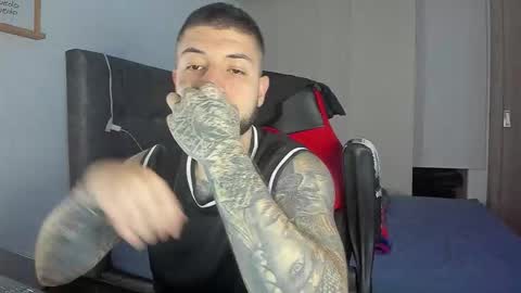 maxvibe_ online show from October 21, 2:47 am