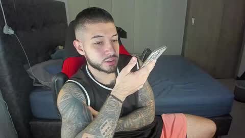 maxvibe_ online show from October 19, 11:30 pm