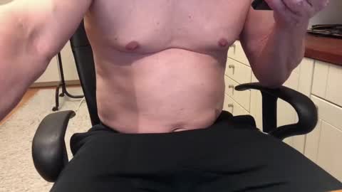 Max online show from February 25, 4:14 am