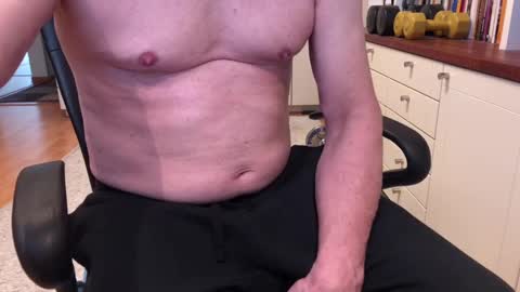 Max online show from December 18, 8:42 am