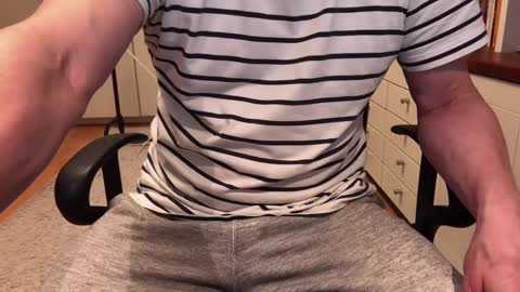 Max online show from December 10, 5:39 am