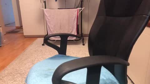 Max online show from November 3, 6:39 am