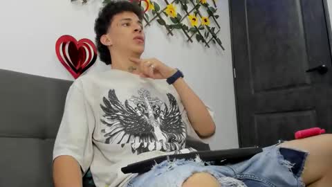 Max online show from February 11, 3:22 am