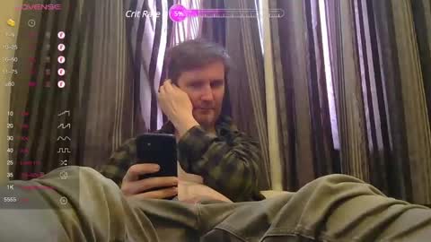 Snapshot of mayhemnz chatting on December 10, 9:22 pm MayhemNZ online show from December 10, 9:22 pm