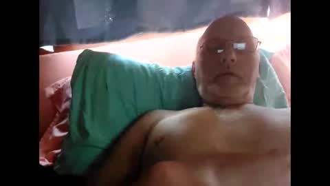 Snapshot of mbravo420 chatting on October 9, 12:32 pm mbravo420 online show from October 9, 12:32 pm