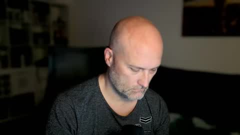 mcinside online show from November 5, 8:00 pm