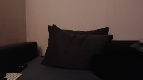 Snapshot of mcmike_es chatting on October 25, 7:37 pm Mike online show from October 25, 7:37 pm