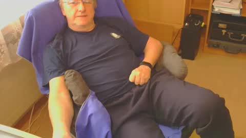 mcswis6 online show from December 8, 10:30 am