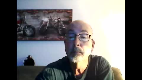 Snapshot of meathome3 chatting on October 25, 12:07 pm me at home online show from October 25, 12:07 pm