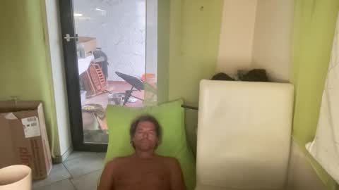 Snapshot of medeinoe chatting on October 6, 5:34 am medeinoe online show from October 6, 5:34 am