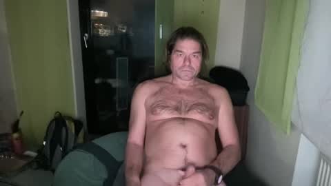 Snapshot of medeinoe chatting on January 12, 8:14 pm medeinoe online show from January 12, 8:14 pm