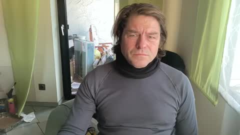 Snapshot of medeinoe chatting on January 12, 9:19 am medeinoe online show from January 12, 9:19 am