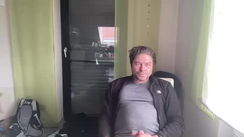 Snapshot of medeinoe chatting on January 29, 2:10 pm medeinoe online show from January 29, 2:10 pm