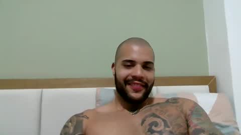 Snapshot of medellindrak chatting on October 5, 11:20 pm filippoae online show from October 5, 11:20 pm