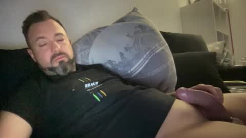 mega1185264 online show from April 18, 1:29 am