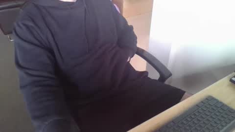 melbguy_075 online show from September 20, 12:43 am