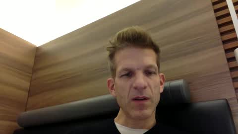 Snapshot of men2024again chatting on October 26, 12:29 pm Andres online show from October 26, 12:29 pm
