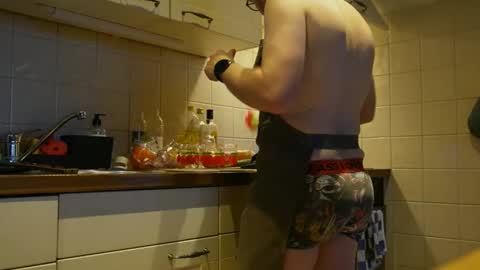 Snapshot of meneerkaas chatting on December 28, 3:27 pm meneerkaas online show from December 28, 3:27 pm