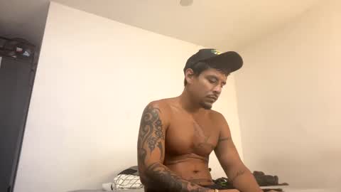 miamiclos1 online show from October 5, 4:38 am