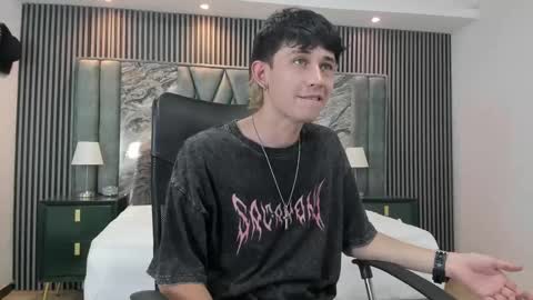 Michael online show from October 30, 8:21 pm