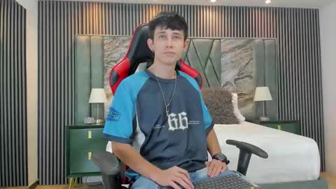 Michael online show from October 3, 7:52 pm